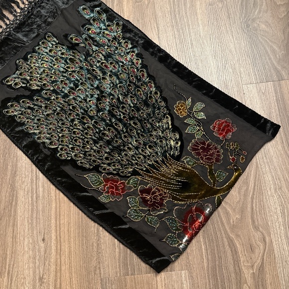 Elegant Black Velvet Scarf with Peacock and Floral Embroidery - Picture 6 of 7